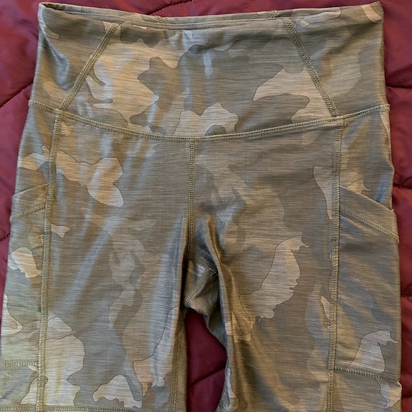 Prana camo print BIKE SHORTS brand new NWOT pockets workout leggings xs Electra - Picture 1 of 4